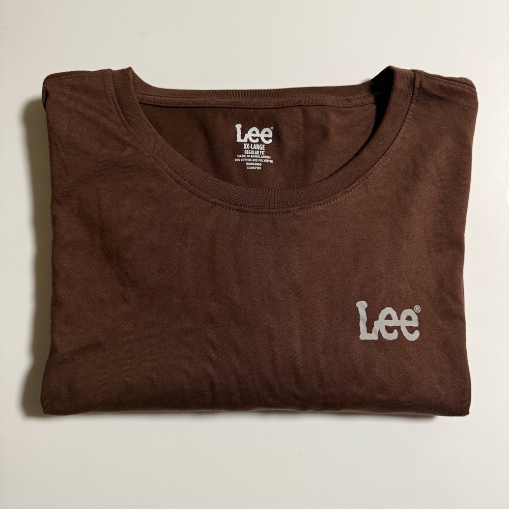 Lee Mens T-Shirt
Size 2XL, Brand New with tags